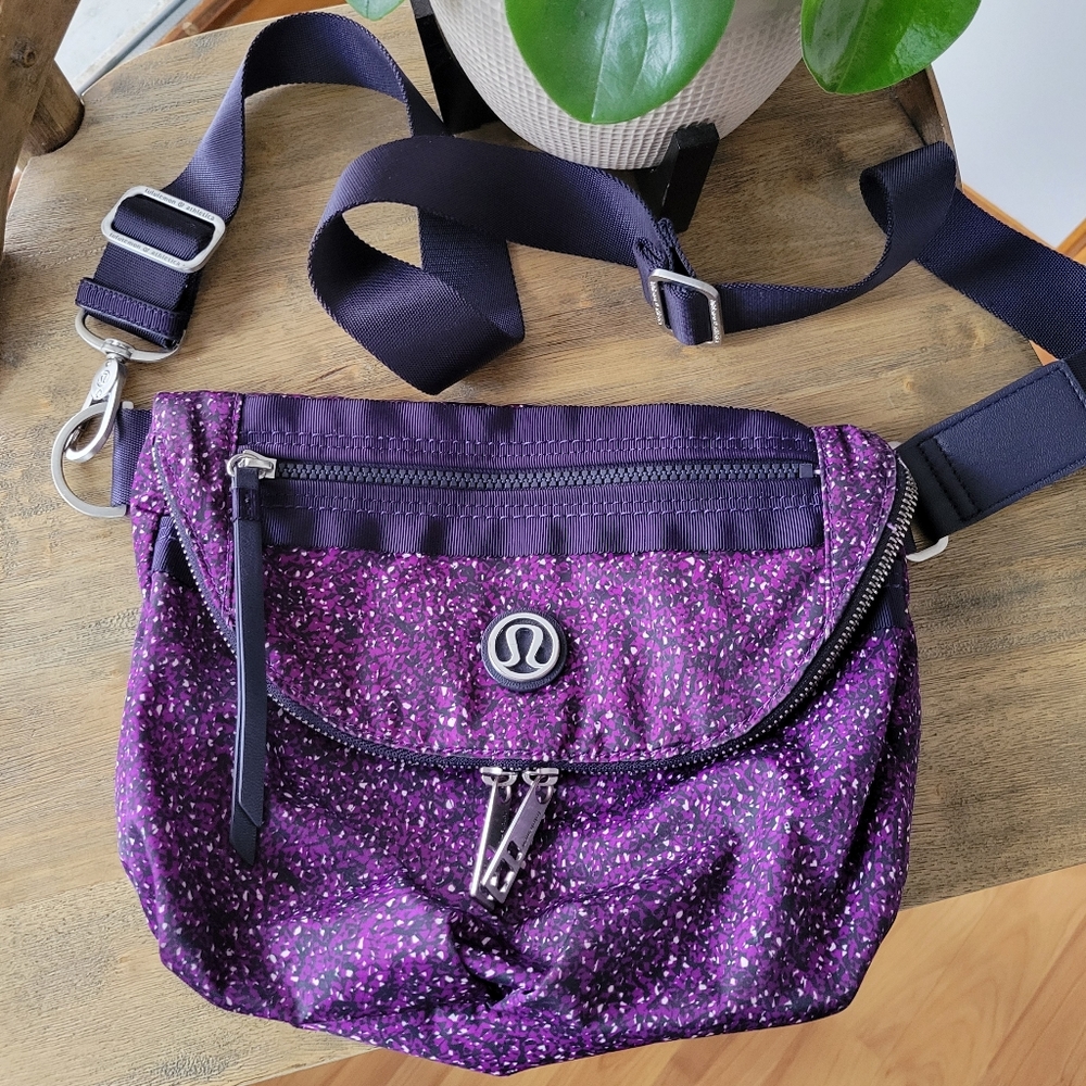 Lululemon Flashback Rose Violet Festival Bag
